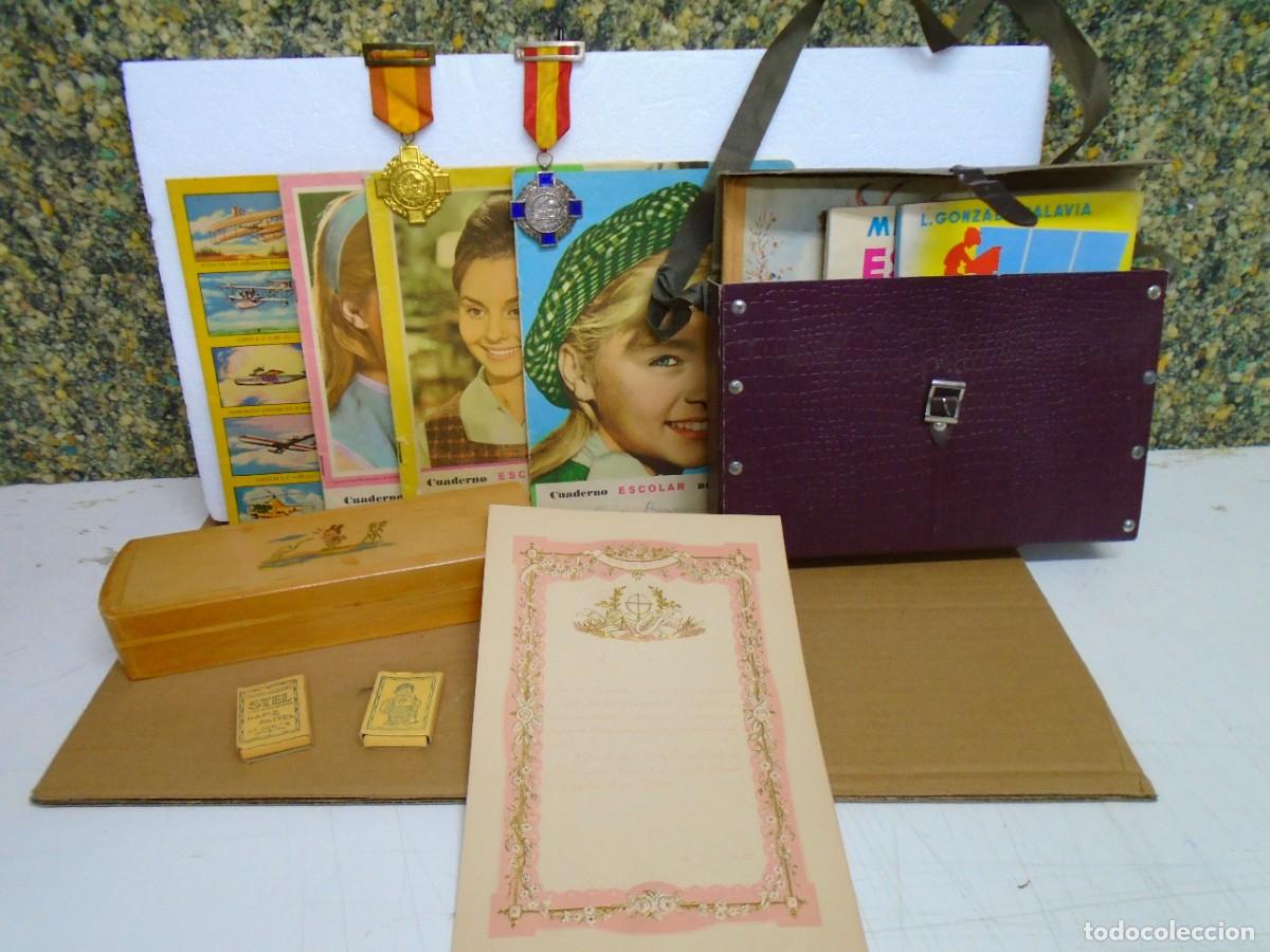 Otros Art&iacute;culos de Coleccionismo en Papel: MAGNIFICO LOTE COLEGIAL ANTIGUO:LIBROS,CUADERNOS,CARTERA,PLUMIER,ORLA,MEDALLAS,ETC...
