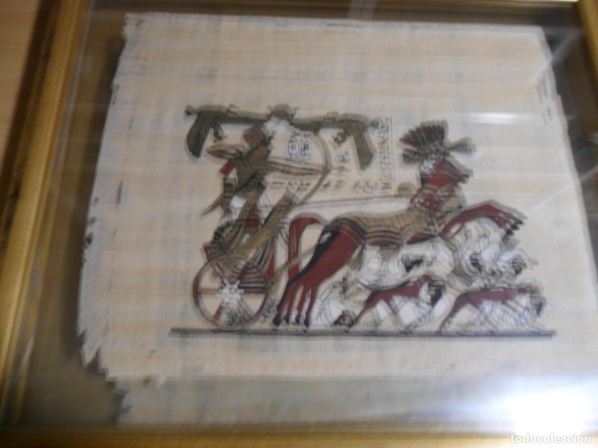 Paper Collecting Others: PAPIRO EGIPCIO ENMARCADO
