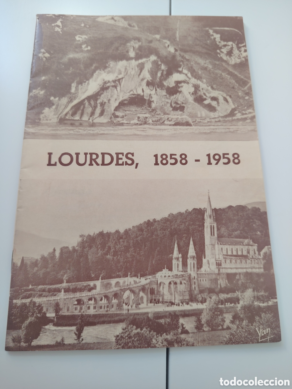Paper Collecting Others: Revista Lourdes 1858-1958.