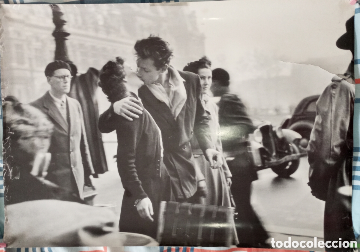 Otros Art&iacute;culos de Coleccionismo en Papel: Poster el beso del hotel de la villa de Roberto Doisneau m&iacute;tica foto 68x48 cms