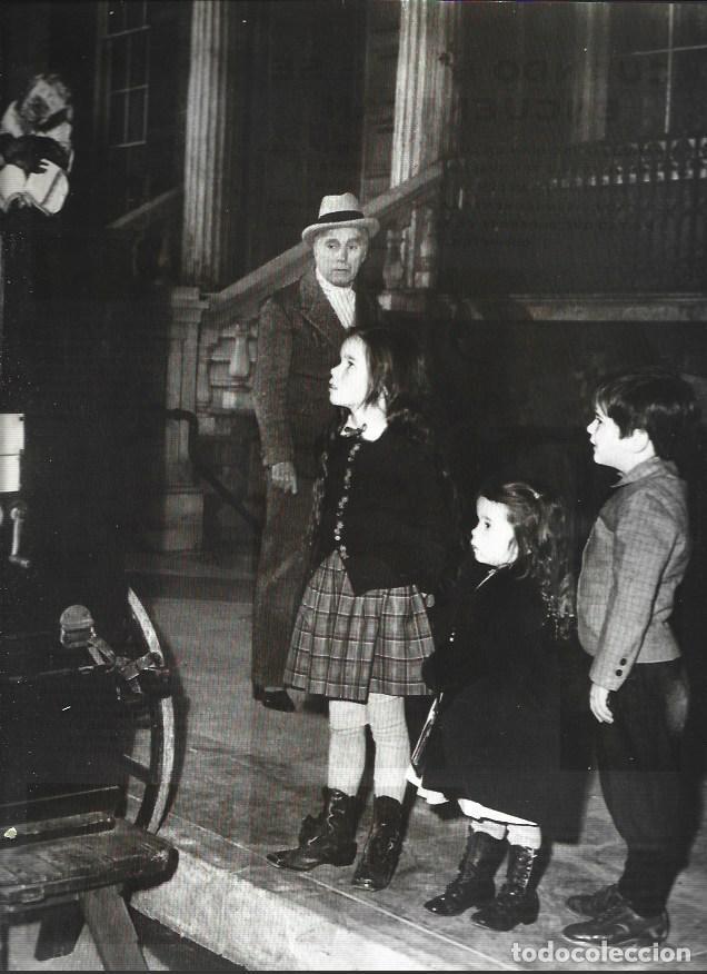 Otros art&iacute;culos de coleccionismo en papel: LAMINA 37193: Charles Chaplin con tres de sus hijos - Jaume Figueras