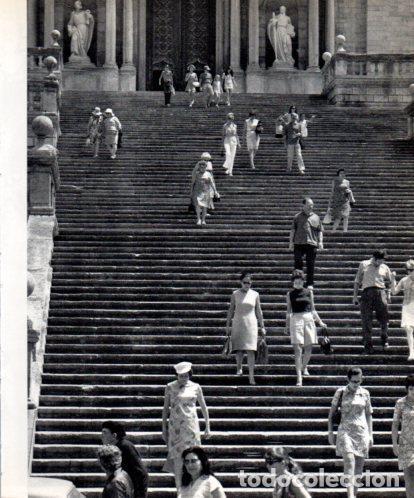 Otros art&iacute;culos de coleccionismo en papel: LAMINA V45398: Escalinata de la Catedral de Girona - Josep Pla