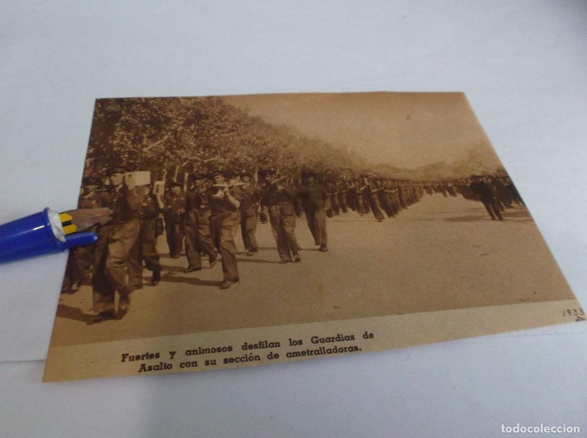 Otros Art&iacute;culos de Coleccionismo en Papel: RECORTE 1933(MADRID)FUERTES Y ANIMOSOS DESFILAN LOS GUARDIAS DE ASALTO CON SECCI&Oacute;N D AMETRALLADORAS)