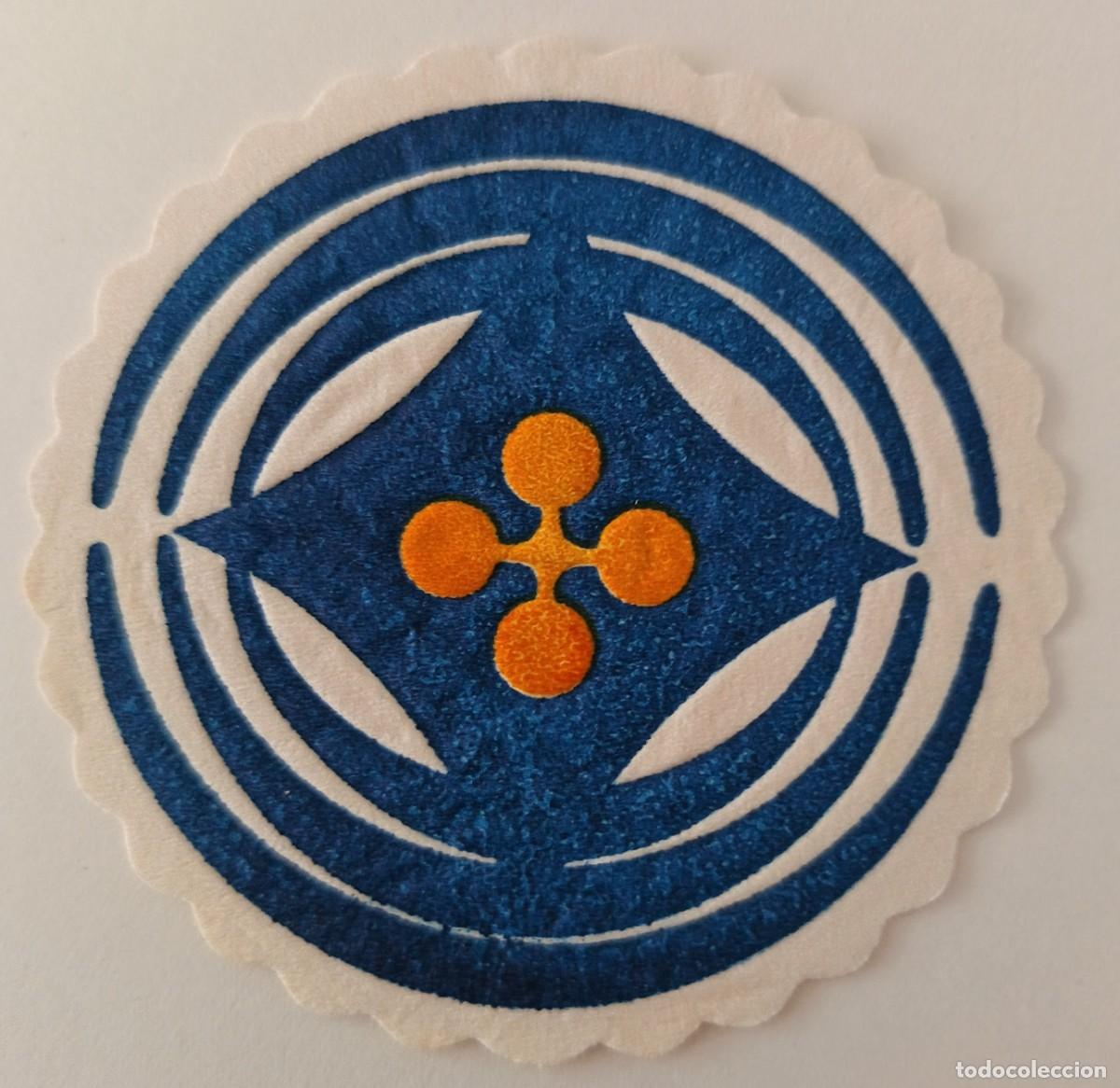 Otros Art&iacute;culos de Coleccionismo en Papel: Posavasos. Azul, blanco, marino y dorado.