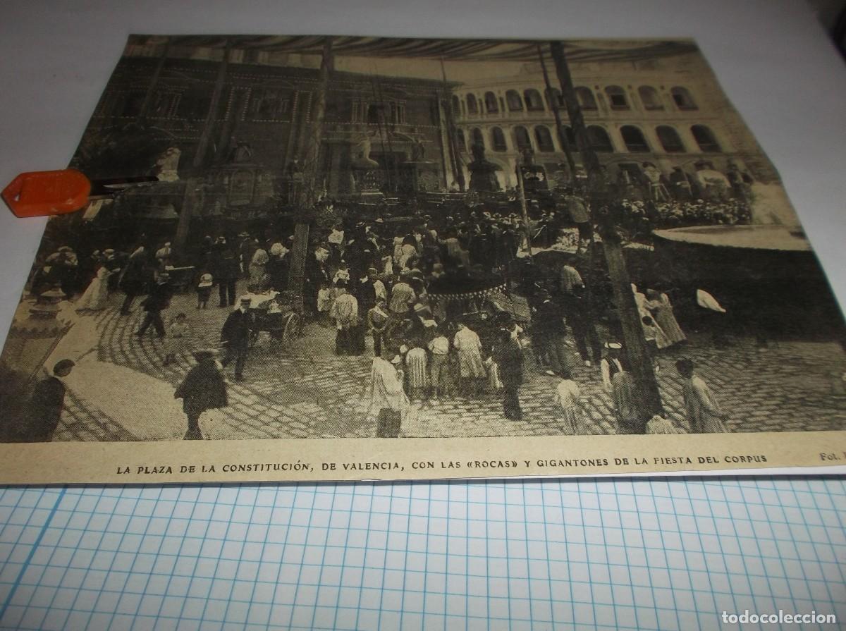 Otros Art&iacute;culos de Coleccionismo en Papel: RECORTE A&Ntilde;O 1905(VALENCIA)LA PLAZA DE LA CONSTITUCI&Oacute;N,CON LAS ROCAS Y GIGANTONES FIESTA DEL CORPUS