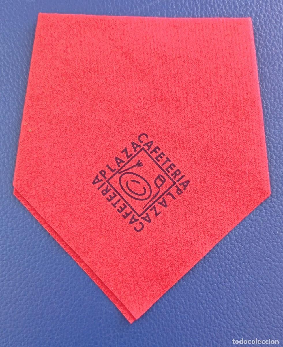 Otros Art&iacute;culos de Coleccionismo en Papel: Servilleta de papel. Cafeteria Plaza. Pegada por detras.
