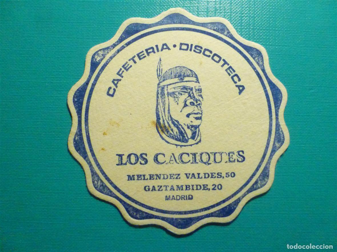 Otros Art&iacute;culos de Coleccionismo en Papel: Posavasos Pub Disco-Bar - Los Caciques - Melendez Valdes, 50, Gaztambide, 20 - Madrid