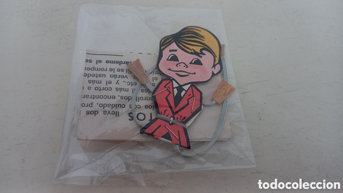 Otros Art&iacute;culos de Coleccionismo en Papel: CARLITOS. Antiguo mu&ntilde;eco troquelado con movimiento. Original. A&ntilde;os 1960s