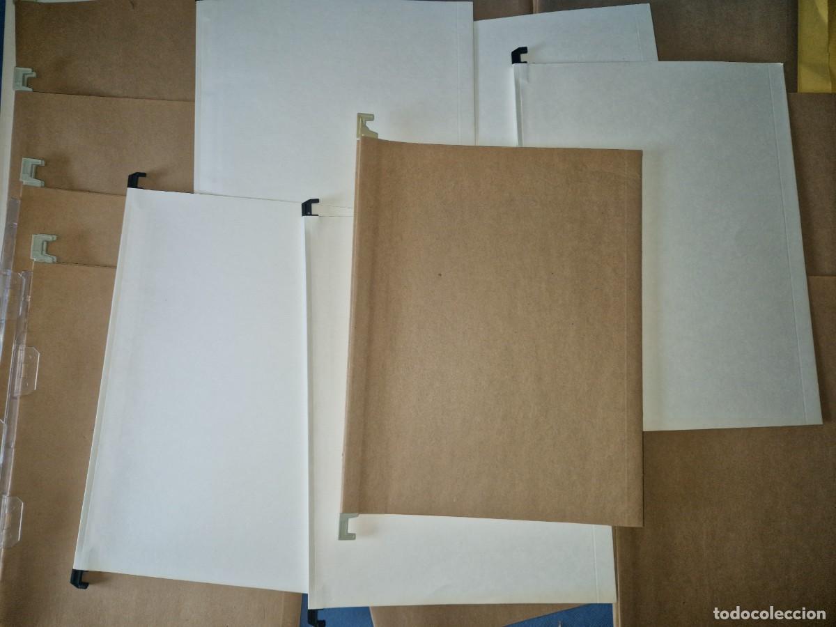 Otros Art&iacute;culos de Coleccionismo en Papel: Antiguas carpetas colgantes para archivador, 18 carpetas