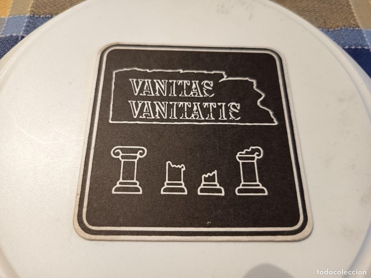 Paper Collecting Others: POSAVASOS A IDENTIFICAR VANITAS VANITATIC