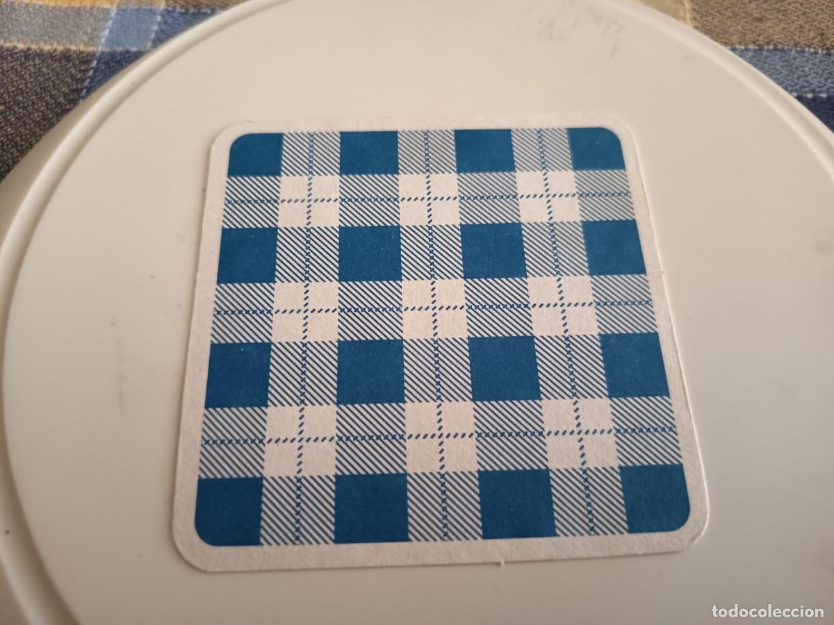 Paper Collecting Others: POSAVASOS A IDENTIFICAR