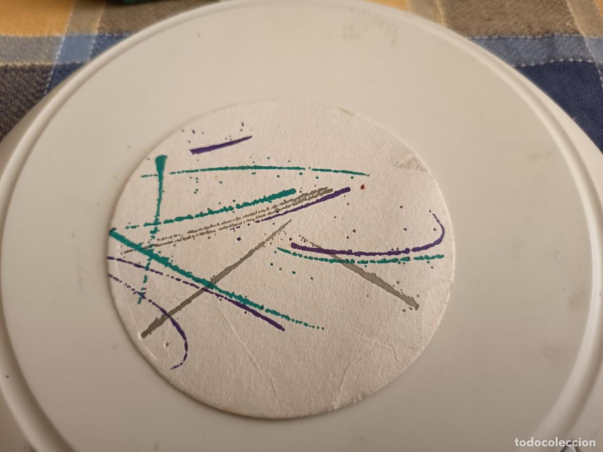 Paper Collecting Others: POSAVASOS A IDENTIFICAR