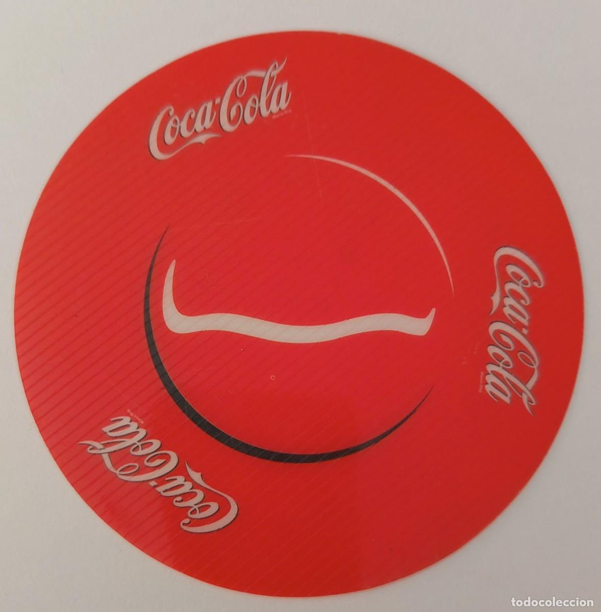 Otros art&iacute;culos de coleccionismo en papel: 2 Posavasos. Posavasos redondo. Plastico rojo Coca cola.