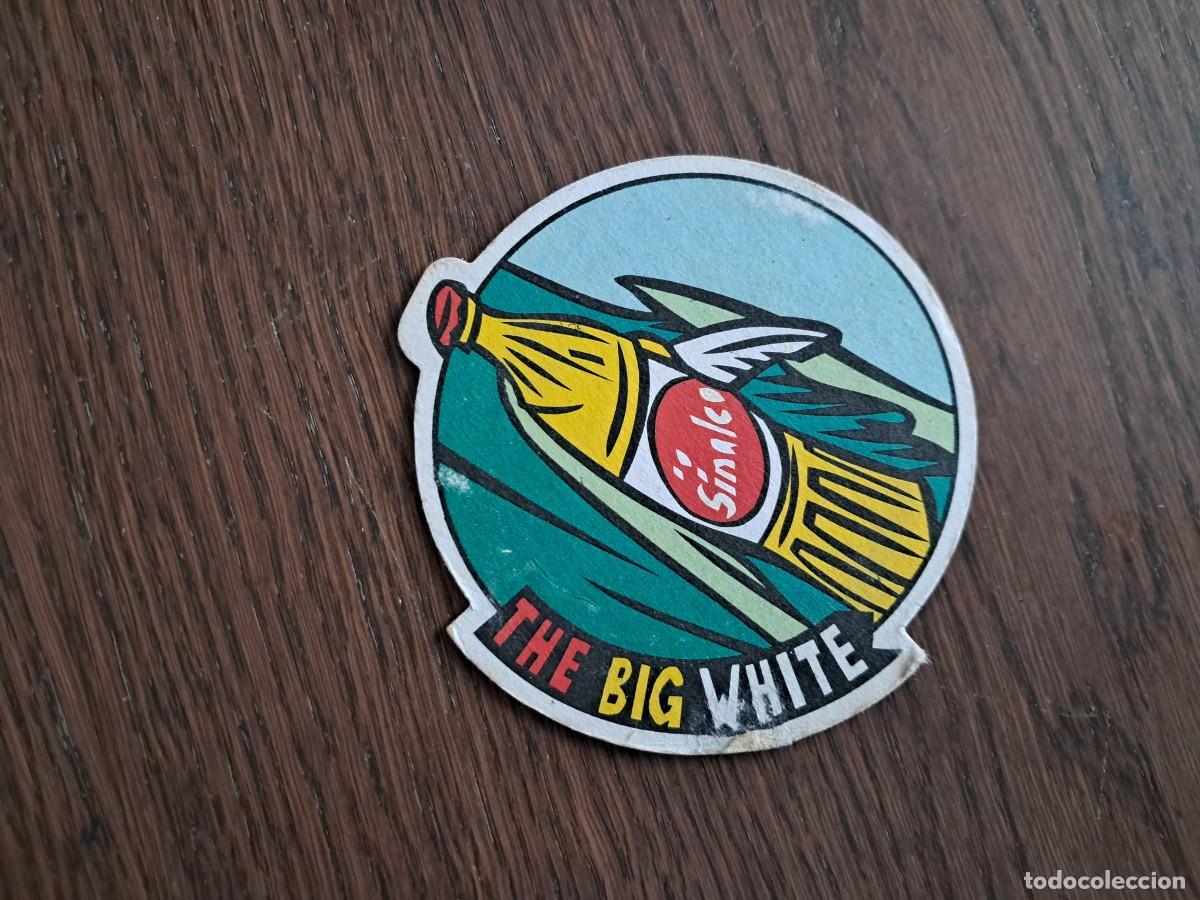 Otros art&iacute;culos de coleccionismo en papel: posavasos de publicidad, sinalco, the big white.