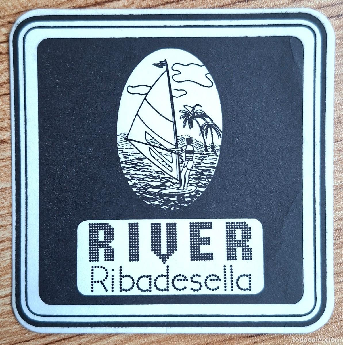 Otros art&iacute;culos de coleccionismo en papel: Posavasos Cafeter&iacute;as Restaurante River - negro - Ribadesella (Asturias)