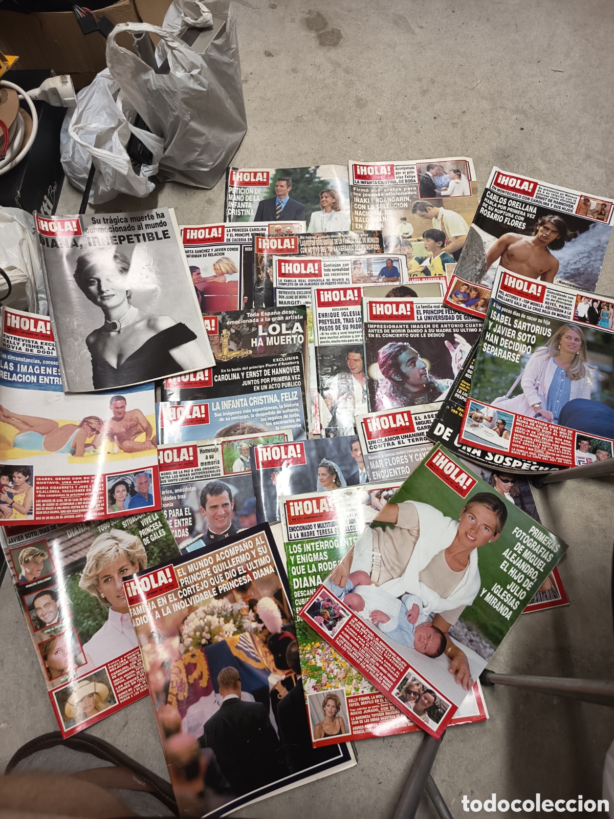 Otros art&iacute;culos de coleccionismo en papel: Lote revistas HOLA 1995 1996 1997 muerte Lola Lady Di Boda Cristina Antonio flores