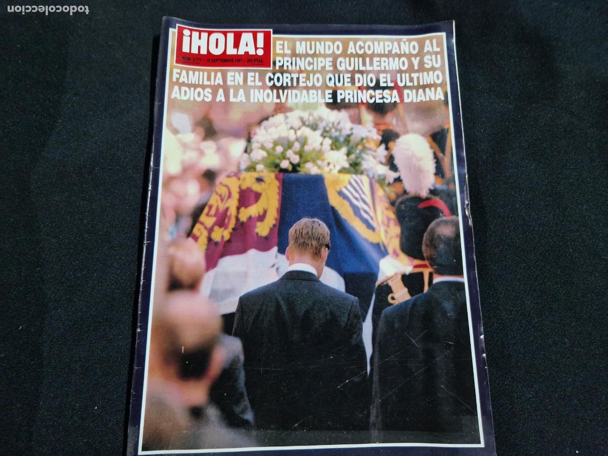 Otros art&iacute;culos de coleccionismo en papel: REVISTA. HOLA. EL MUNDO ACOMPA&Ntilde;I AL PRINCIPE GUILLERMO Y SU FAMILIA EN EL CORTEJO.