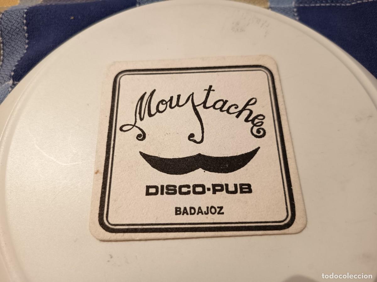 Otros art&iacute;culos de coleccionismo en papel: POSAVASOS DISCO PUB MOUSTACHE-BADAJOZ