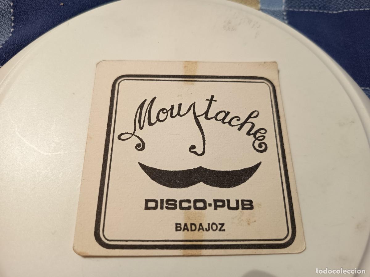Otros art&iacute;culos de coleccionismo en papel: POSAVASOS DISCO PUB MOUSTACHE-BADAJOZ