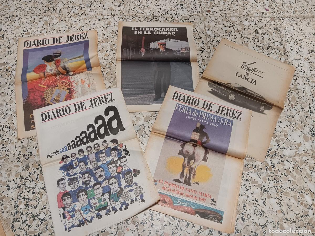 Otros art&iacute;culos de coleccionismo en papel: colecci&oacute;n vintage de publicaciones del peri&oacute;dico regional espa&ntilde;ol Diario de Jerez, junto con un supl