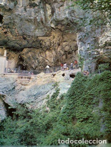 Sammelleidenschaft Andere Papierartikel: LAMINA V54292: La Santa Cueva de Covadonga - Emiliano de la Huerga