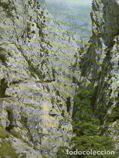 Otros art&iacute;culos de coleccionismo en papel: LAMINA V54312: Garganta del rio Cares - Emiliano de la Huerga