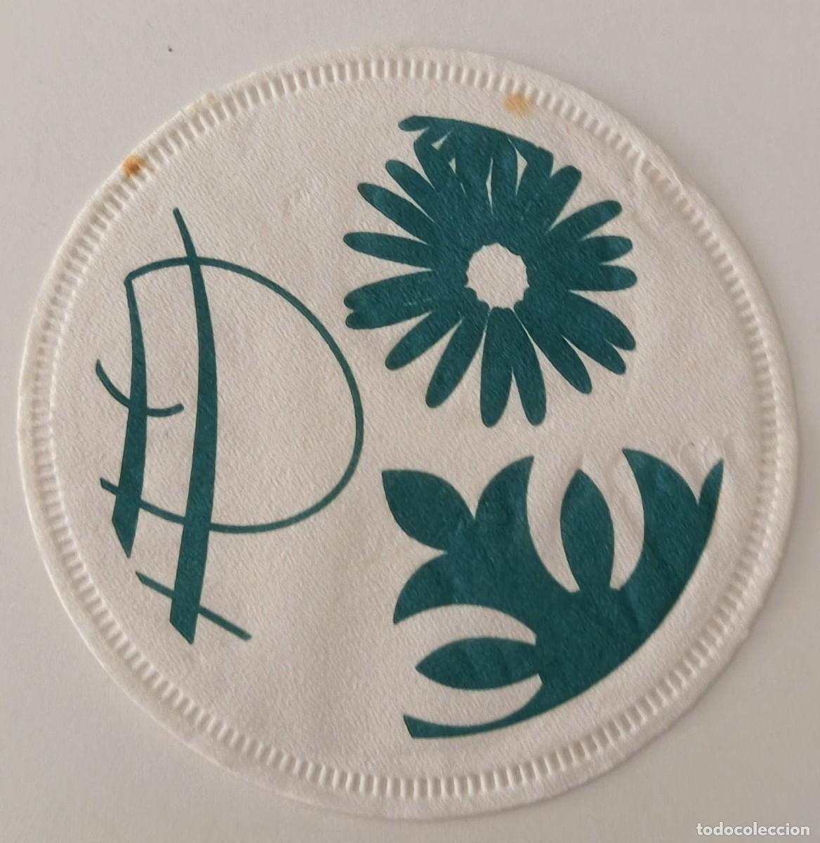Paper Collecting Others: Posavasos. Redondo con Margarita. Verde y blanco.