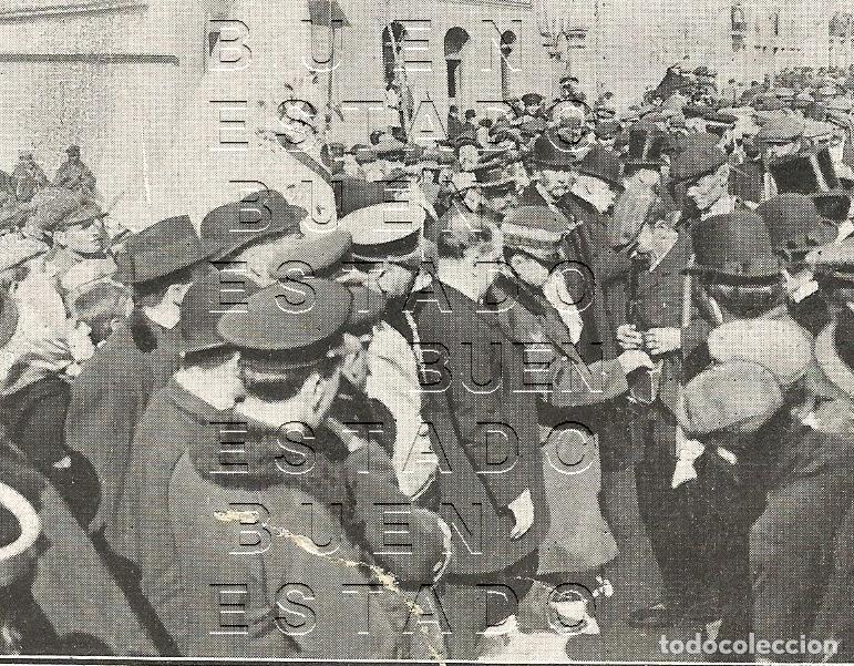 Sammelleidenschaft Andere Papierartikel: TARRASA SOMATENES CATALANES CON EL GENERAL WEYLER 10X8 PARCIALMENTE RASGADA CLIPPING ANTIGUO M54
