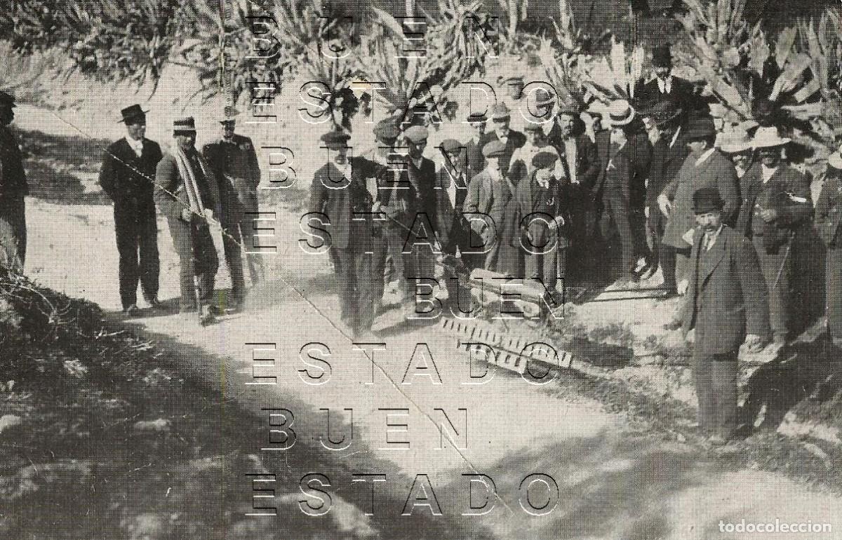Collectionnisme Papier divers: OSUNA SEVILLA MAQUINA CONTRA LA LANGOSTA MANUEL MU&Ntilde;OZ 15X9 CLIPPING MUY ANTIGUO M55