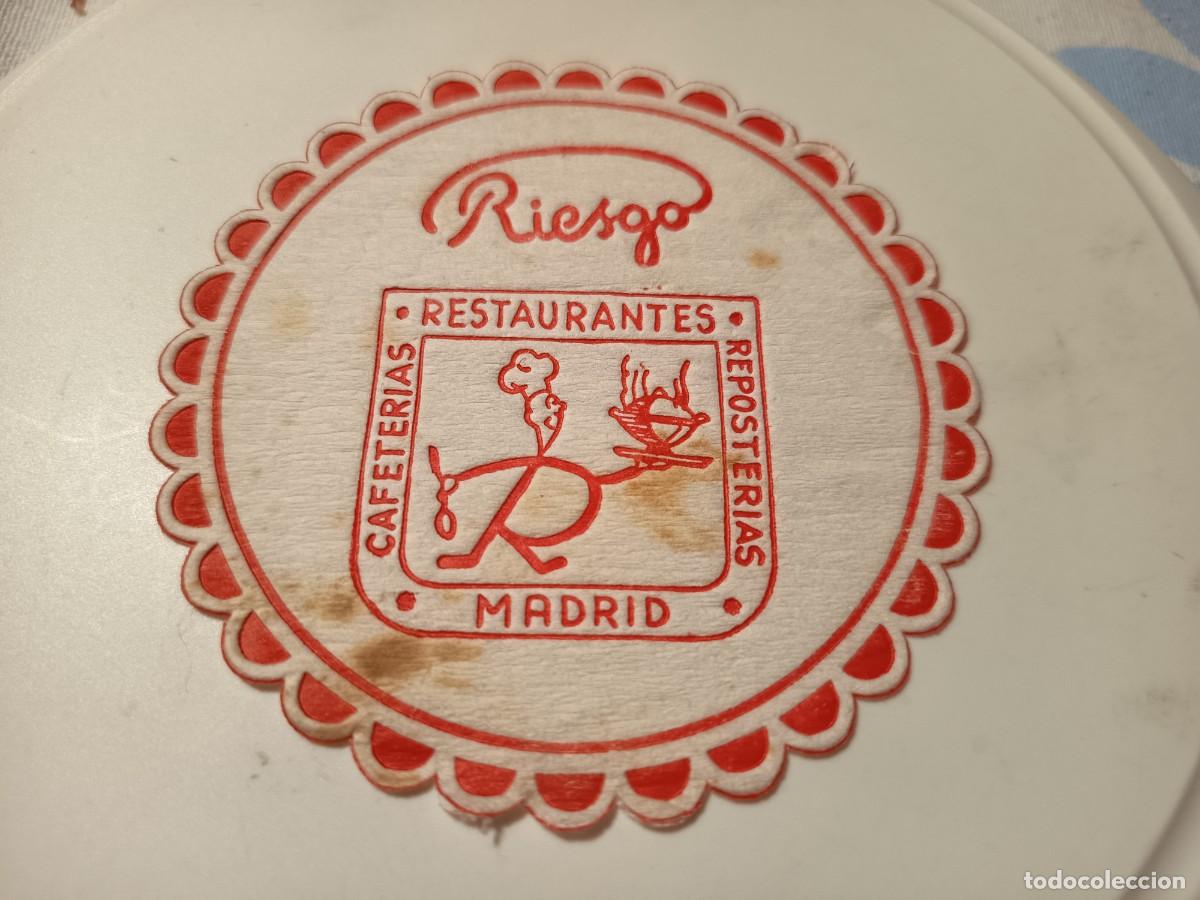 Sammelleidenschaft Andere Papierartikel: POSAVASOS RESTAURANTE RIESGO-MADRID