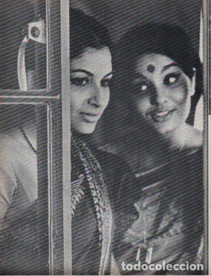 Otros art&iacute;culos de coleccionismo en papel: LAMINA V55375: Sharmila Tagore and Paramita Choudhury