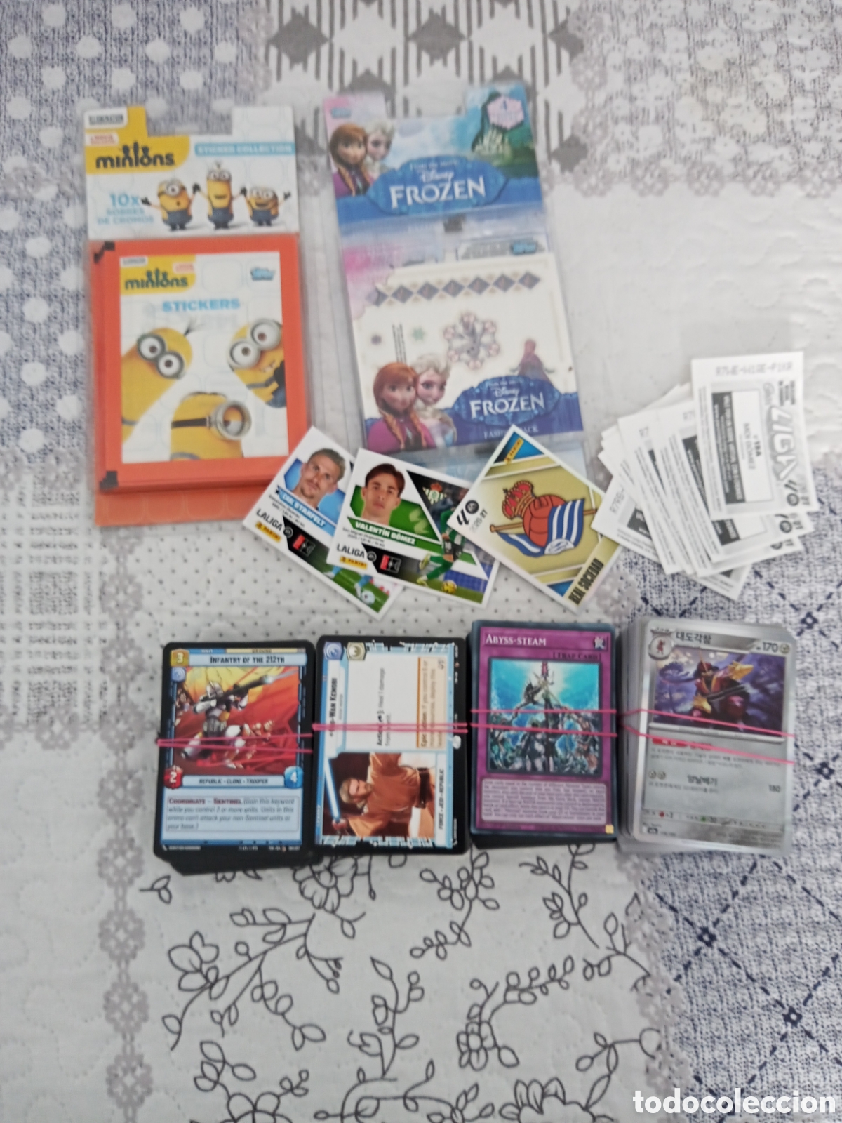 Altri oggetti di carta: LOTE DE CARTAS Y CROMOS VARIADOS. ESTADO POCO USO. 444 EN TOTAL.