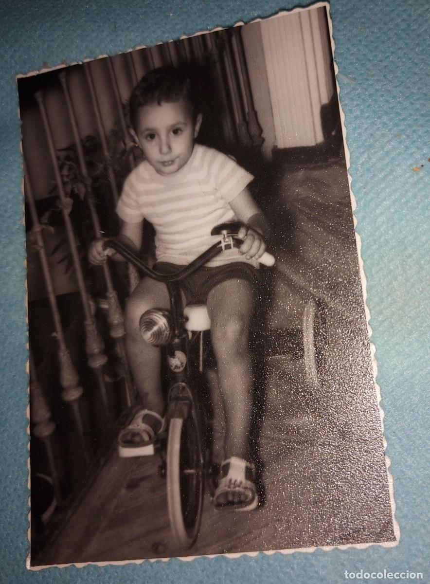 Otros art&iacute;culos de coleccionismo en papel: FOTO DE NI&Ntilde;O CON JUGUETE, TRICICLO, BICICLETA, A&Ntilde;OS 60