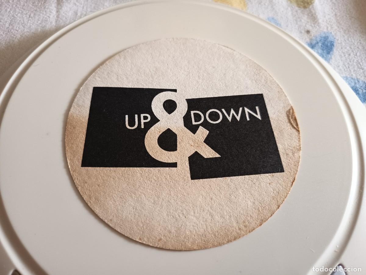 Otros art&iacute;culos de coleccionismo en papel: POSAVASOS PUB UP COWN-BARCELONA