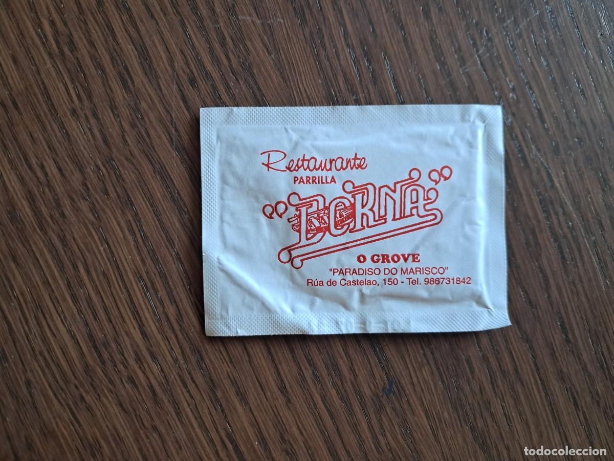 Otros art&iacute;culos de coleccionismo en papel: toallita refrescante de publicidad, restaurante parrilla A Dorna, O Grove. Galicia.