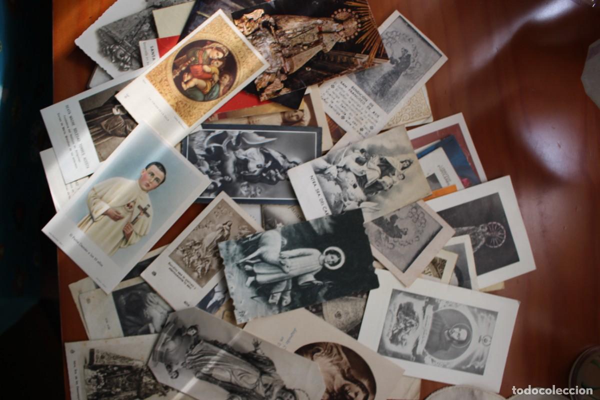 Otros art&iacute;culos de coleccionismo en papel: Lote de estampitas religiosas. - Foto 2