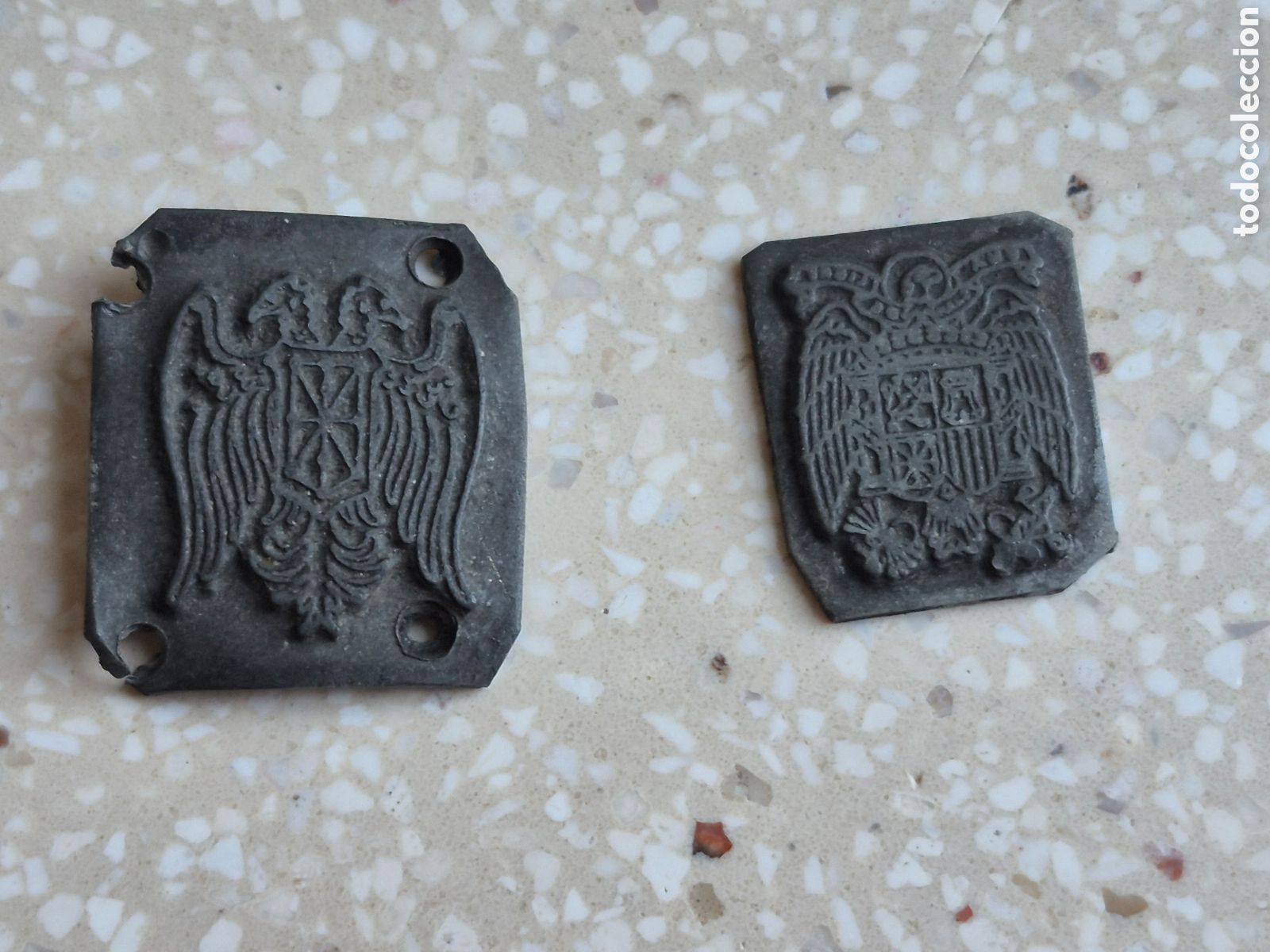 Otros art&iacute;culos de coleccionismo en papel: Lote Dos Sellos Troquel de Imprenta Escudo Carlista y Escudo Franquista &Aacute;guila Bic&eacute;fala e Imperial .