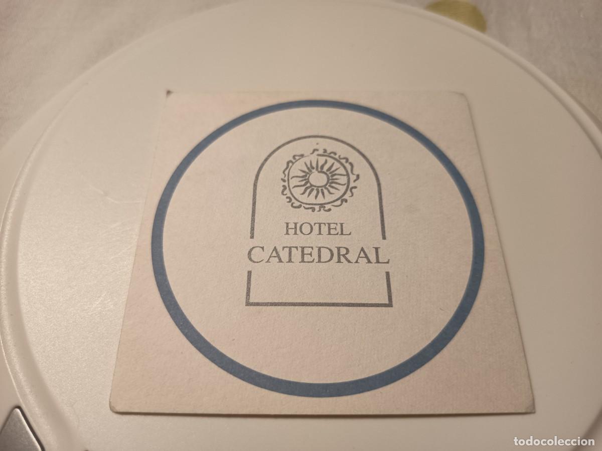 Otros art&iacute;culos de coleccionismo en papel: POSAVASOS HOTEL CATEDRAL