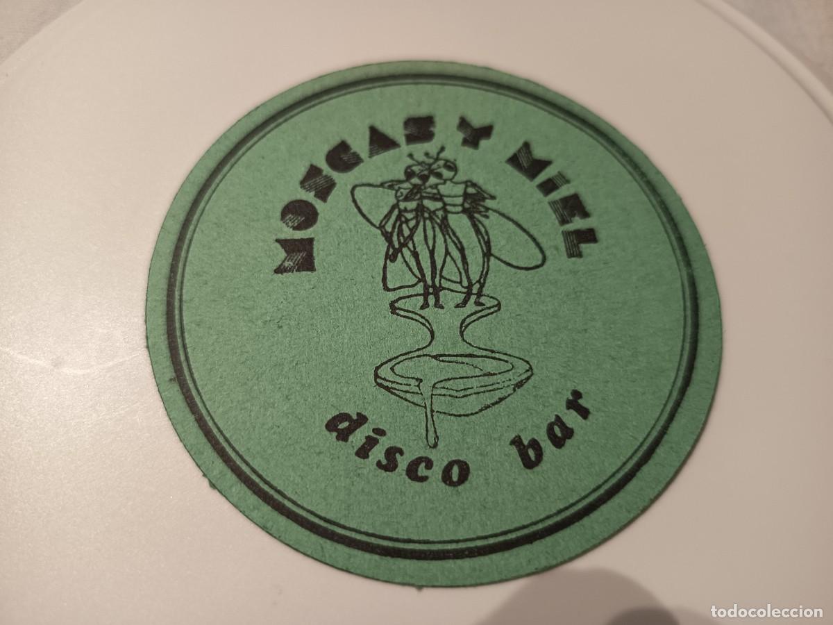 Otros art&iacute;culos de coleccionismo en papel: POSAVASOS DISCO BAR MOSCAS Y MIEL A IDENTIFICAR