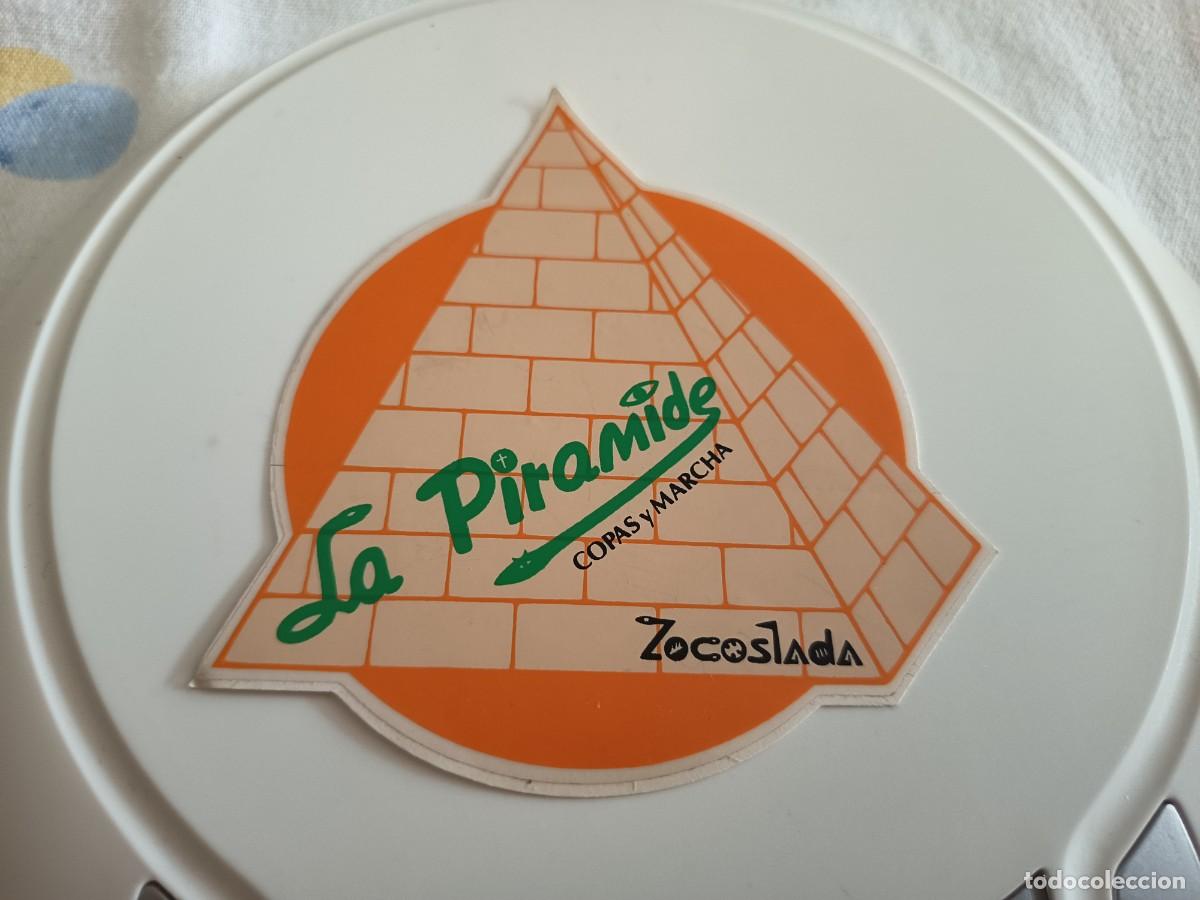 Paper Collecting Others: POSAVASOS PEGATINA PUB LA PIRAMIDE-COSLADA-MADRID