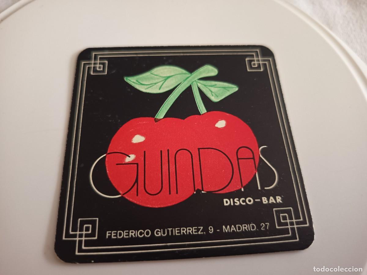 Otros art&iacute;culos de coleccionismo en papel: POSAVASOS DISCO BAR GUINDAS-MADRID