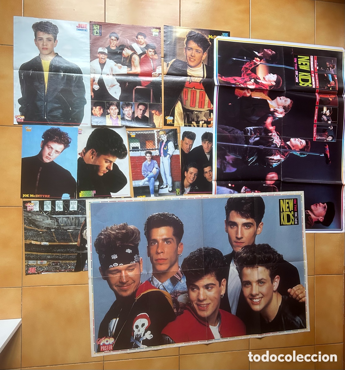 Otros art&iacute;culos de coleccionismo en papel: Lote de posters s&uacute;per pop de la banda new kids on the block