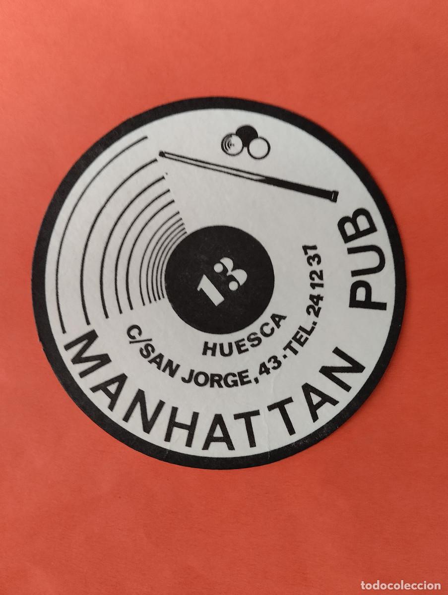 Altri oggetti di carta: KOO - POSAVASOS PUB MANHATTAN. HUESCA.