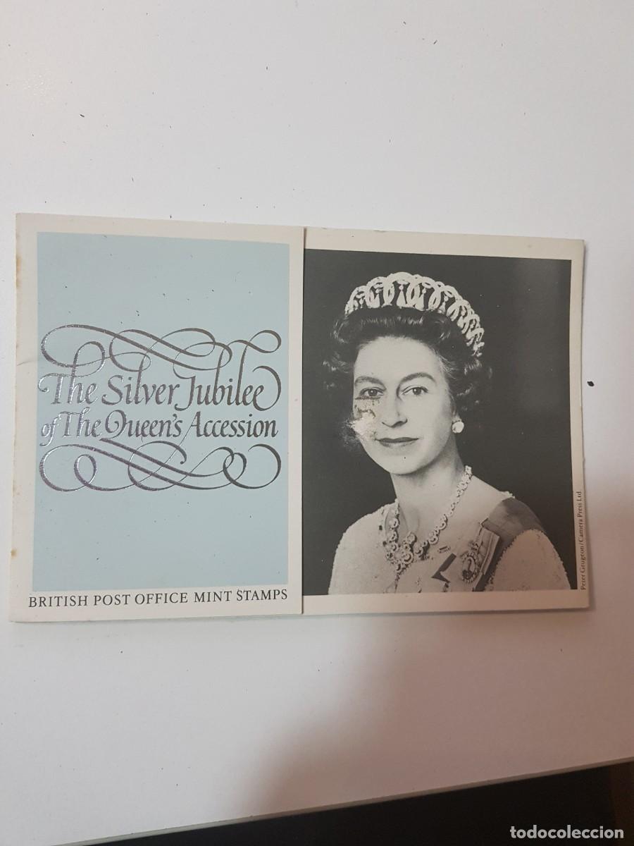 Otros art&iacute;culos de coleccionismo en papel: Triptico The silver Jubilee Of the queen's accession British post offfice mint stamps