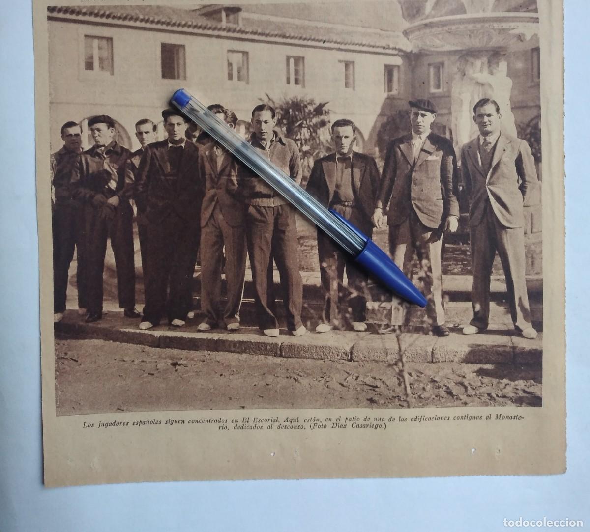 Otros art&iacute;culos de coleccionismo en papel: JUGADORES DE LA SELECCI&Oacute;N ESPA&Ntilde;OLA DE F&Uacute;TBOL DE PAISANO CONCENTRADOS EN EL ESCORIAL A&Ntilde;O 1935
