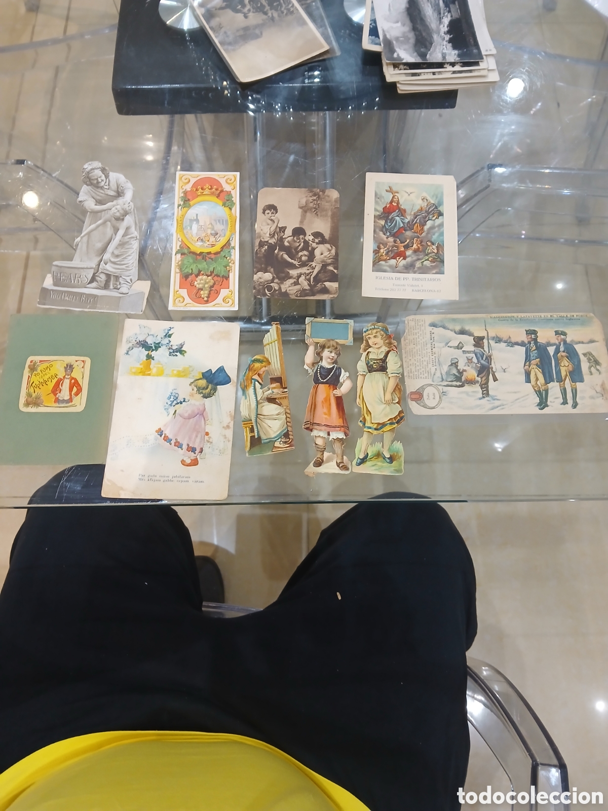 Otros art&iacute;culos de coleccionismo en papel: Lote de postales y barios