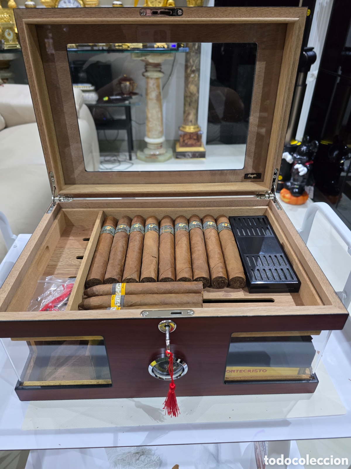 Otros art&iacute;culos de coleccionismo en papel: Exclusivo Humidor de Cedro + Colecci&oacute;n Premium de Puros Cubanos