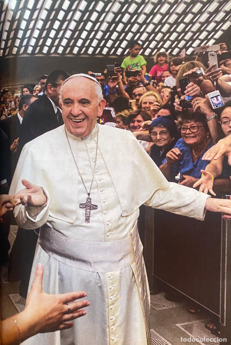 Otros art&iacute;culos de coleccionismo en papel: Fotograf&iacute;a art&iacute;stica, Papa Francisco. Tama&ntilde;o folio, enmarcable. Nueva.