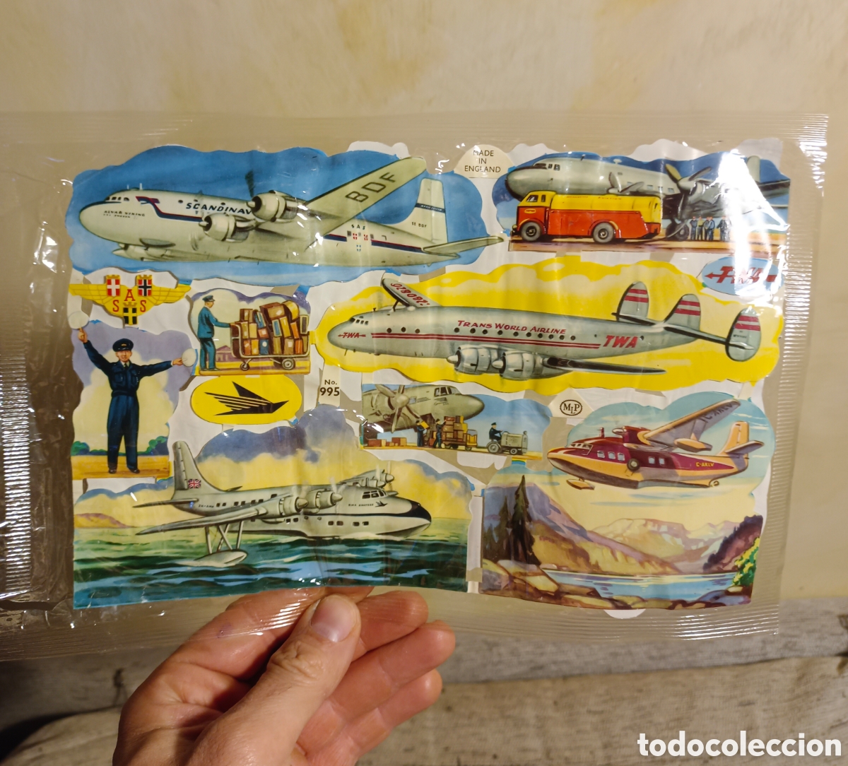 Otros art&iacute;culos de coleccionismo en papel: Precintadas !! 2 l&aacute;minas de cromos troquelados de picar APLI, a&ntilde;os 70 - Trenes y aviones cromets