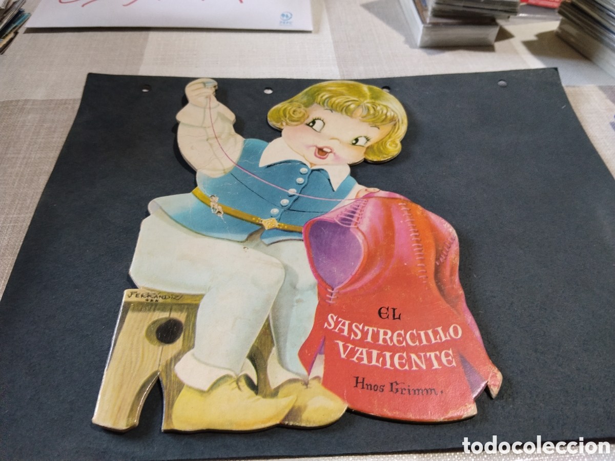 Otros art&iacute;culos de coleccionismo en papel: Cuento troquelado El sastrecillo valiente,rimas y dibujos de Ferrandiz
